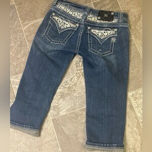 Miss me size 28, JP6158P cuffed Capri style number JP6158P colour MK 140 daisy